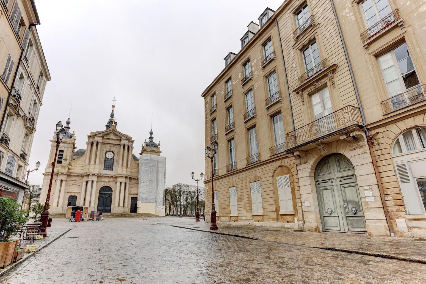 La Cathedrale - Versailles Exterior photo